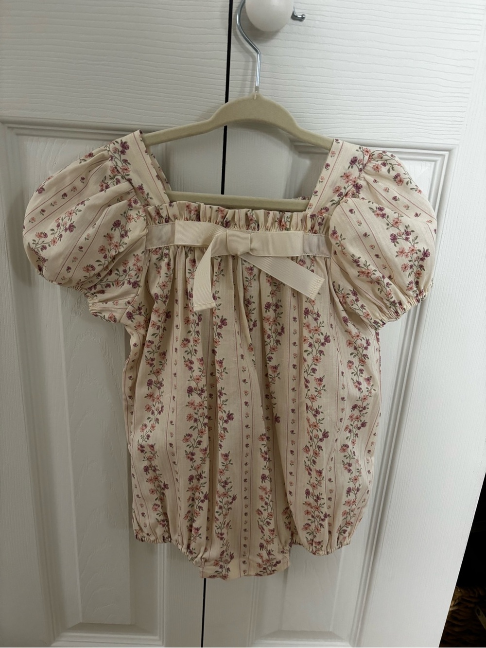 Cream Floral Puff-Sleeve Baby One-Piece with Front Bow